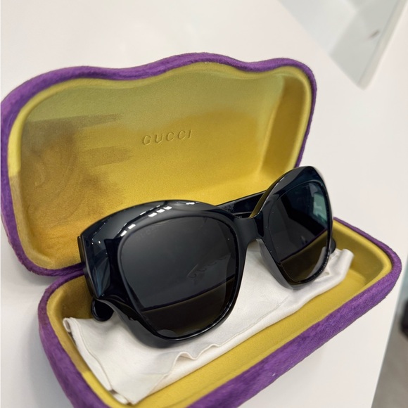 Gucci Women's Matelasse Rounded Cat Eye Sunglasses, Shiny Black, One Size - Picture 9 of 9
